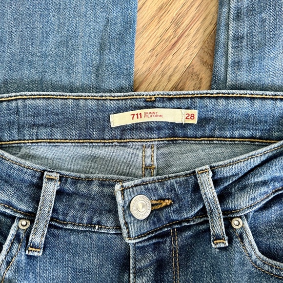 Levis 711 skinny - Picture 2 of 4